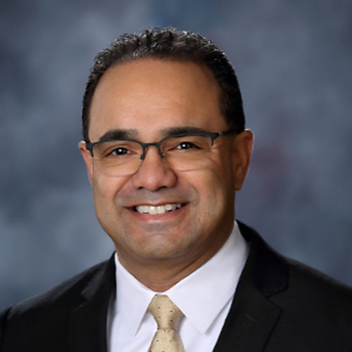 Carlos Guzman, MD practices Anesthesiology and Internal Medicine in Salem